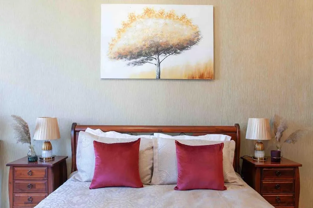 Gg Home - Cozy 3 Bedroom Apartment In Vake At Mziuri Park Tbilissi