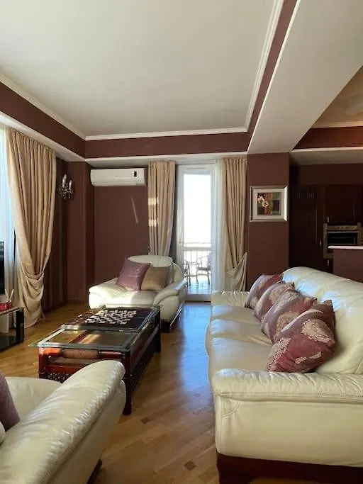 Gg Home - Cozy 3 Bedroom Apartment In Vake At Mziuri Park Tbilissi