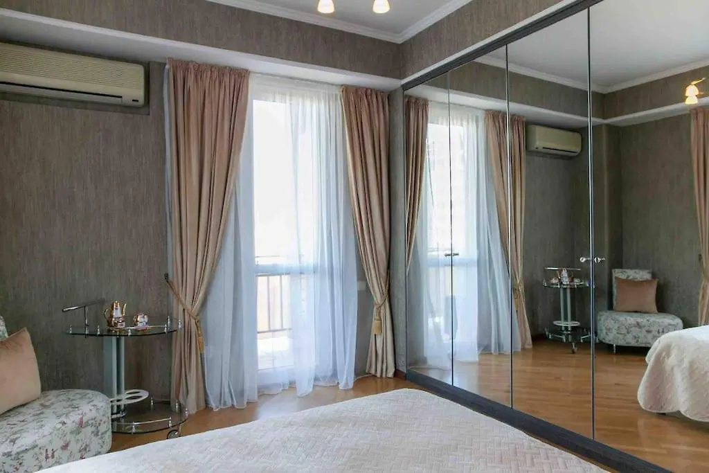 Gg Home - Cozy 3 Bedroom Apartment In Vake At Mziuri Park Tbilissi