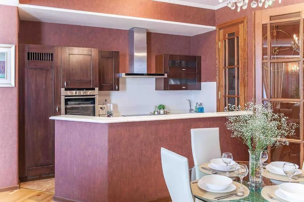 Gg Home - Cozy 3 Bedroom Apartment In Vake At Mziuri Park Tbilissi