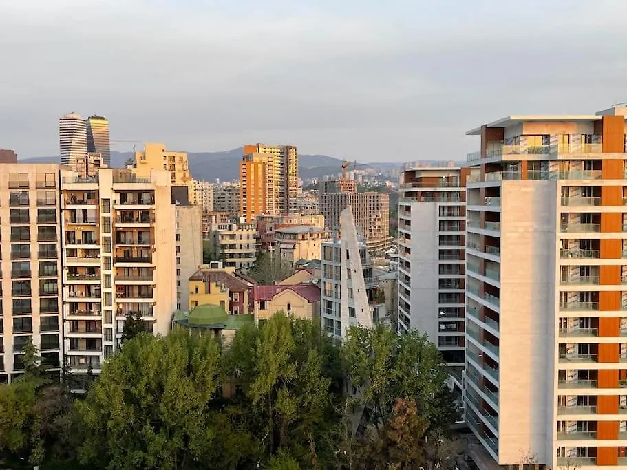 Gg Home - Cozy 3 Bedroom Apartment In Vake At Mziuri Park Tbilissi