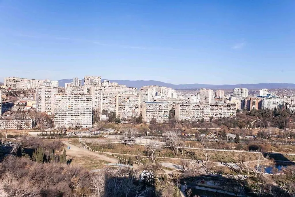 Gg Home - Cozy 3 Bedroom Apartment In Vake At Mziuri Park Tbilissi